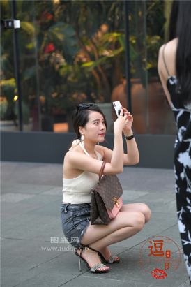 编码0511灰色热裤美腿凉高美脚美背香肩