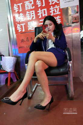 心灵街拍坐姿高跟鞋美女34