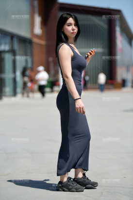 ★搭讪性感长裙美女