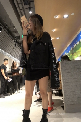 4K - 跟拍时尚包臀裙性感美女摆拍 [3.71 GB/MP4]