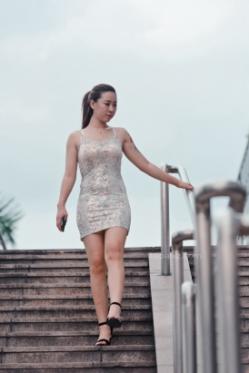 御风街拍★穿紧身包臀吊带裙的s妇 【套图+视频】