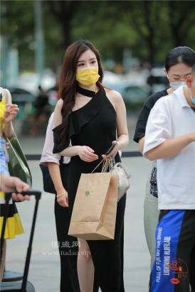 编码2526紧身包臀裙长美腿凉高美脚