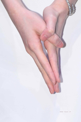 251123-15-193√网红yoyoya-美足-套图➕8k视频