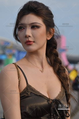 小猴子161√天天穿长靴-终于逮住她下班了-美胸美足哈