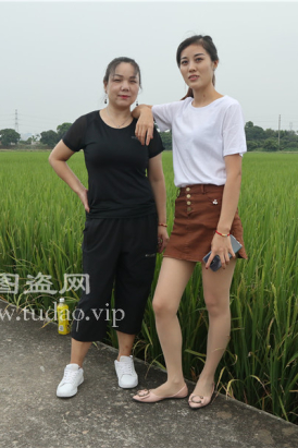 编码0144咖色短裙肉丝平底鞋