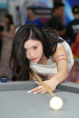 25广州台球展，性感长腿美女叶濛雨