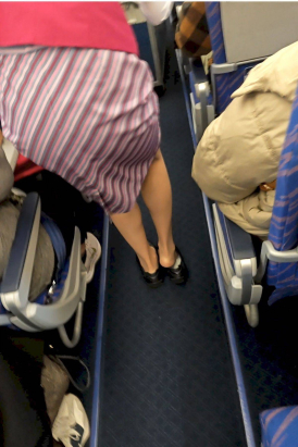 近距离南航闪亮肉丝鞋居然掉了差点捡起来递给她，小坏