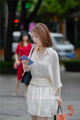 编码0350白色短裙美腿凉高美脚短发白嫩