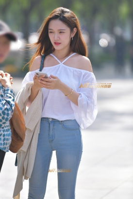 【红石赛贴】漂亮牛仔裤美女