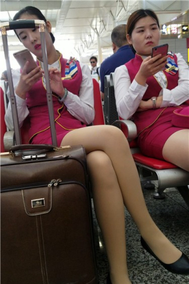 4k超清，性感的OL制服丝袜美腿高铁乘务员