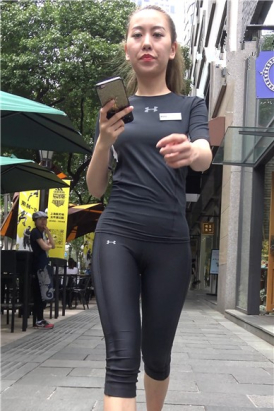 4k-娇小身材黑色运动弹力裤美女 [2.15 GB]