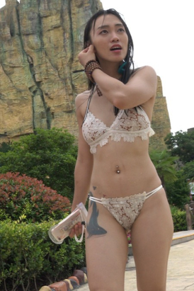 4k-水上乐园的性感蕾丝镂空比基尼极品美臀美女 [1.54 GB]