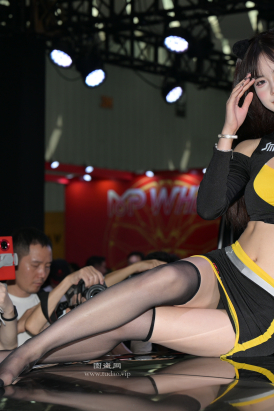 24920-1=95√车顶上的黑丝美女