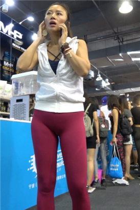 4k-极品红色瑜伽裤饱满月牙性感美女 [3.83 GB]