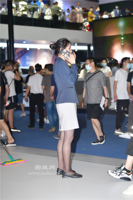 编码2335黑丝职业装