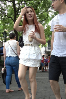 4K 性感身材街拍高跟短裙美女姐姐