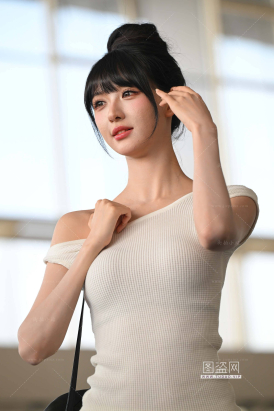 25成都车展美腿美足网红小玥玥