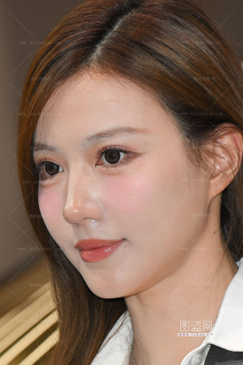 2592-12-89√网红美腿美女（牛牛67）