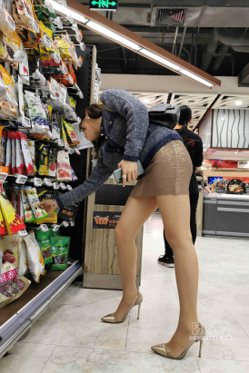 心灵街拍第25期 逛街丝袜美腿