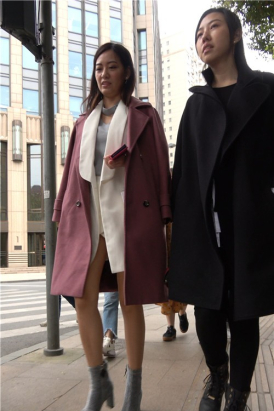 4K - 街拍长大衣时尚成熟美女 [962 MB/MP4]