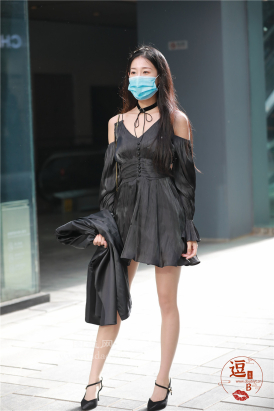 编码2381肉丝美腿短裙香肩