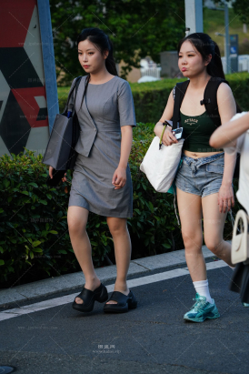 202409展现丝袜美脚美女图集