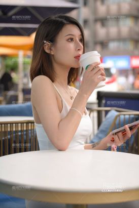 [一始专区] 灰色瑜伽裤美女