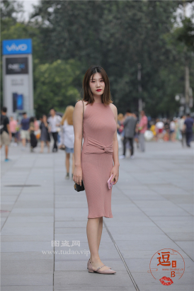 编码0399粉色紧身包臀裙长