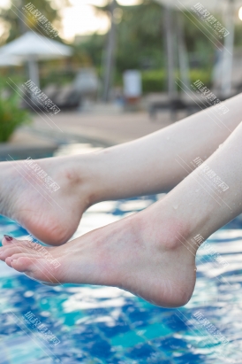 【喬仙仙儿】第七季旅拍-海棠依旧 | 性感黑色交叉抹胸比基尼长腿美女