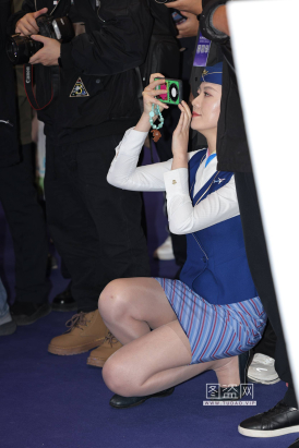 南航熟女乘务长，蹲资十分诱人，抓拍难得