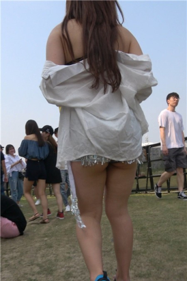 4K-极品丰臀超短裤肉肉的街拍美女 [1.13 GB]