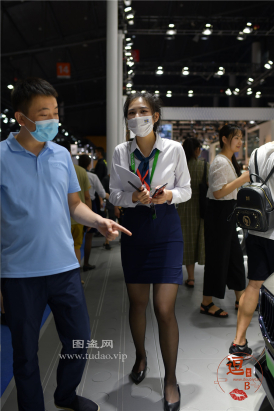 编码2398黑丝职业装车展销售