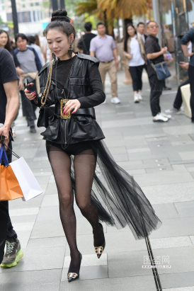 2548-2=23√黑丝美腿小姐姐