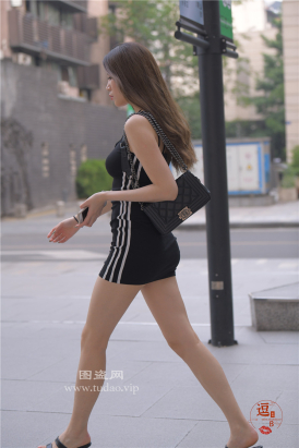 编码2706黑色紧身包臀裙短美腿凉高美胸