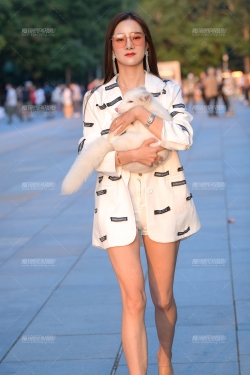 【街拍之魂赛帖】美女热裤