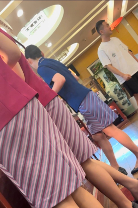 吃饭巧遇南航空姊肉丝高跟美腿