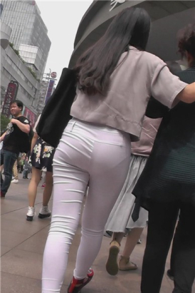 紧身白裤圆润美臀少女 [1.01 GB]